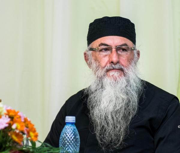 (Video) Arhimandritul Zaharia Zaharou – Ce este și cum se dobândește smerenia?