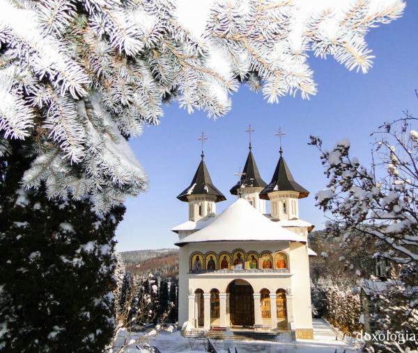 (Foto) Frumusețea iernii la Mănăstirea Sihăstria