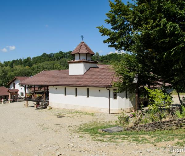 Mănăstirea „Tuturor Sfinților Români” din Șinca Nouă