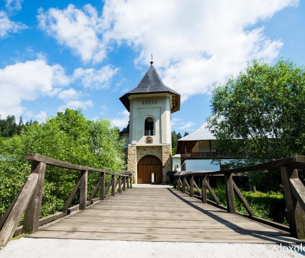 Mănăstirea de pe valea pârâului Almaș