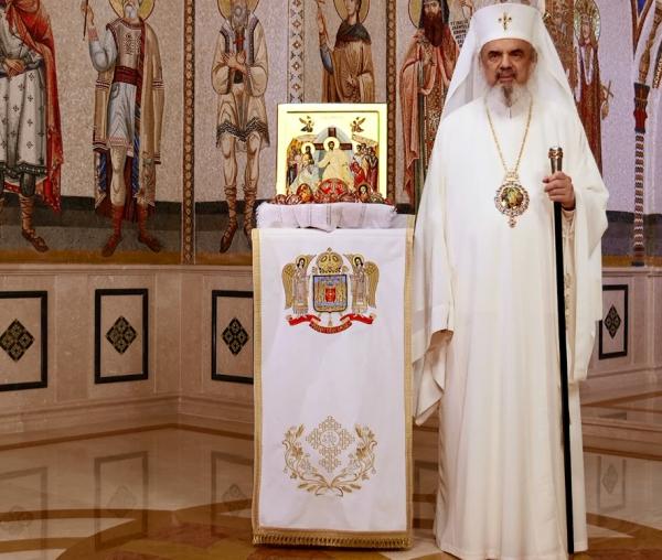 (Video) Preafericitul Părinte Patriarh Daniel: „Sfintele Paşti sunt sărbătoarea vieţii, a luminii şi a bucuriei veșnice”