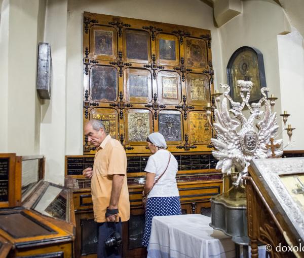 (Foto) Închinare la odoarele din Tezaurul Bisericii Sfântului Mormânt
