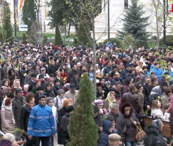 (Video) Mii de ieșeni la pelerinajul de Florii