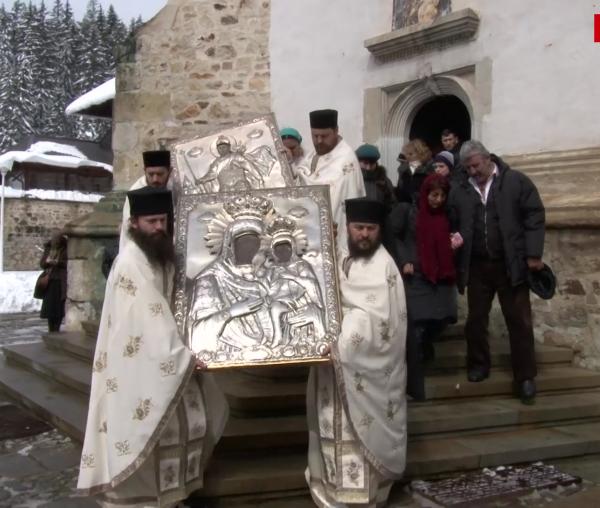 (Video) Izvorul tămădurii - hram la Mănăstirea Bistrița