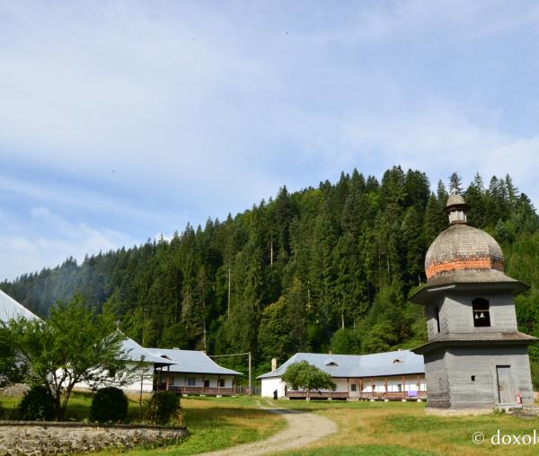 (Foto) Sihăstria Tarcăului, locul unde simplitatea a rămas o însuşire de căpetenie
