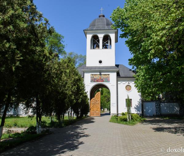 Mănăstirea Hodoş-Bodrog - una dintre cele mai vechi așezăminte monahale din România (galerie FOTO)