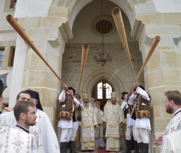 (Foto) Atmosferă de sărbătoare la Mănăstirea Putna