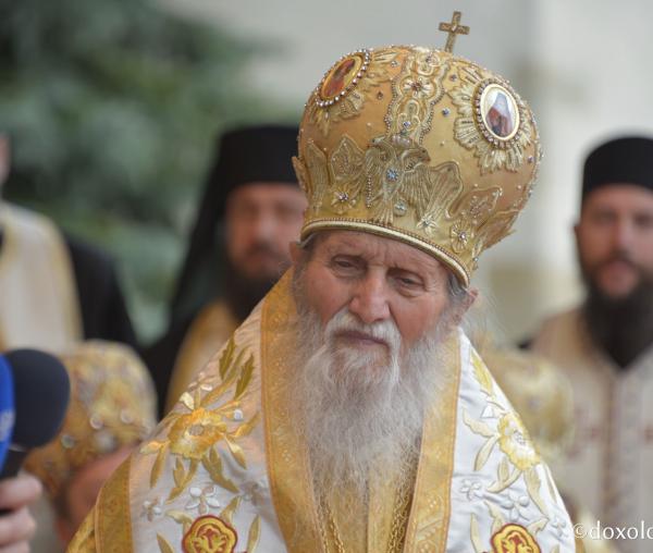 (Foto) Soborul ierarhilor slujitori la Sfânta Liturghie în ziua canonizării Sfinților Putneni