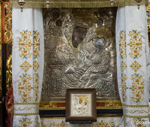 Icoana „Maica Domnului cu Pruncul” de la Mănăstirea Putna (galerie FOTO)