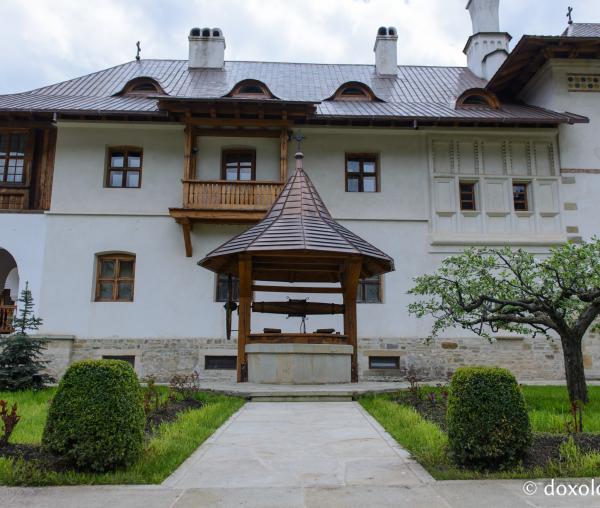(Foto) Fântâna Sfântului Iacob Putneanul