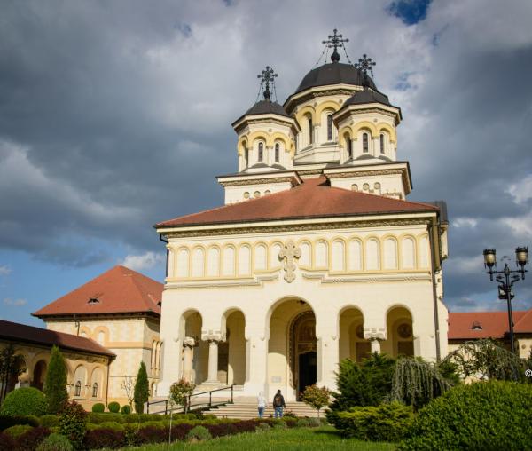 (Video) De ce și de către cine este atacată astăzi Biserica?