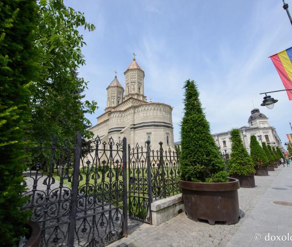 (Foto) Biserica Mănăstirii Sfinții Trei Ierarhi