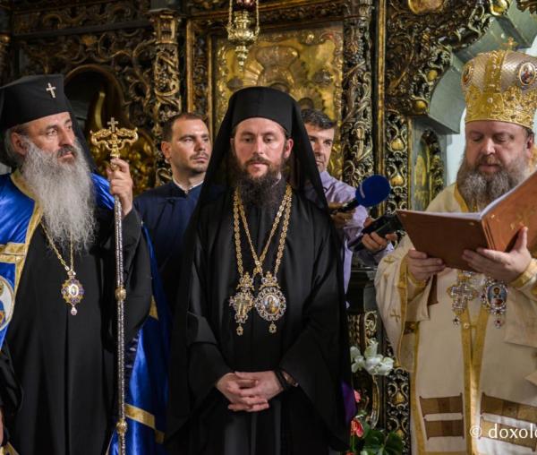 (Video) Citirea Actului Patriarhal de investire a noului Episcop-Vicar, PS Damaschin Dorneanul