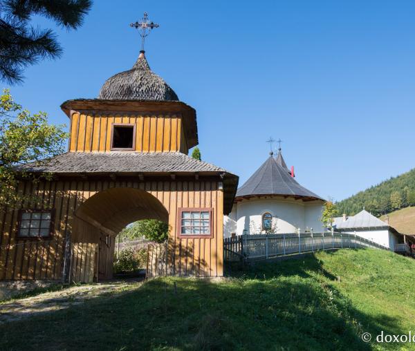 (Foto) Splendoarea Mănăstirii Horăicioara