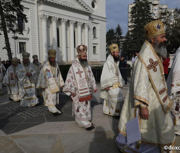 (Foto) Soborul ierarhilor și preoților a sosit la Sfânta Liturghie #ITO2017
