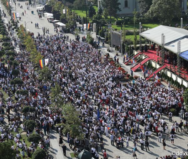 (Video) 6.000 de tineri la Sfânta Liturghie arhierească de la ITO 2017