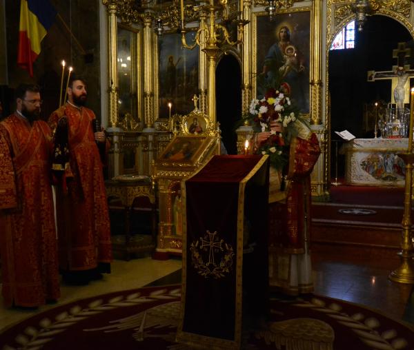 (Video) „Astăzi Crucea se înalță”
