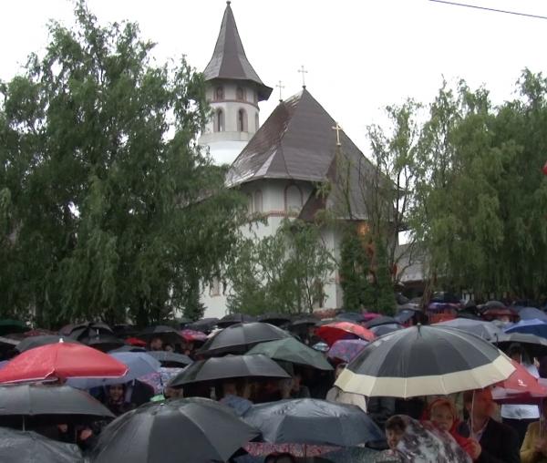 (Video) Sfințirea bisericii Parohiei Dealu Mare - Botoșani