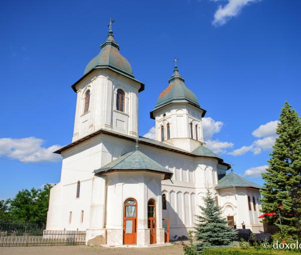 (Foto) Catedrala Episcopală din Huși
