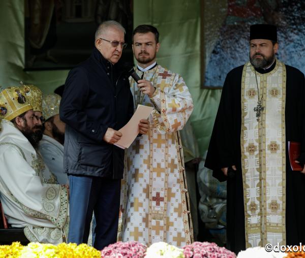 (Video) Victor Opaschi - Mesajul Secretariatului de stat pentru culte a Guvernului României la întronizarea PS Ignatie ca episcop al Hușilor