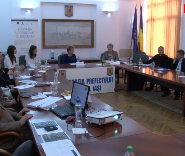 (Video) Dezbatere pe tema „Abandonul copiilor în orfelinate sau acasă”