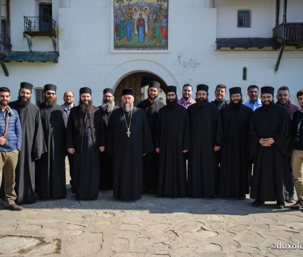 Corul Mănăstirii Hamatoura din Liban în pelerinaj la mănăstirile nemţene (galerie FOTO)