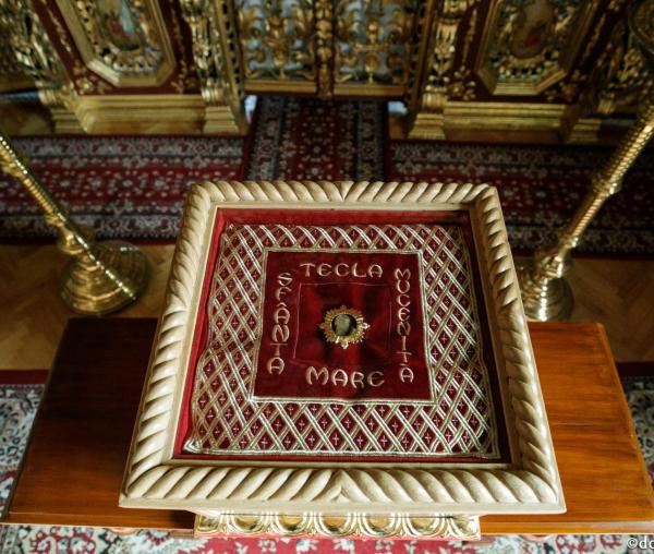 Condacul Sfintei Mucenițe Tecla