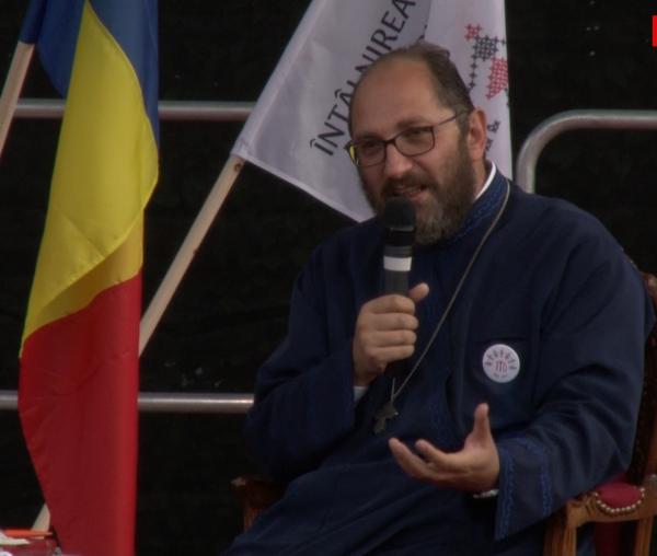 (Video) „Spuneţi-le celorlalţi cât de importantă vă e credinţa, fără a vă bate cu cărămida în piept!” – Părintele Constantin Necula