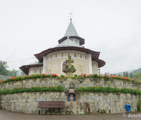 Mănăstirea Sfântul Sava - emblema ortodoxiei din zona Tazlău-Trotuș (galerie FOTO)