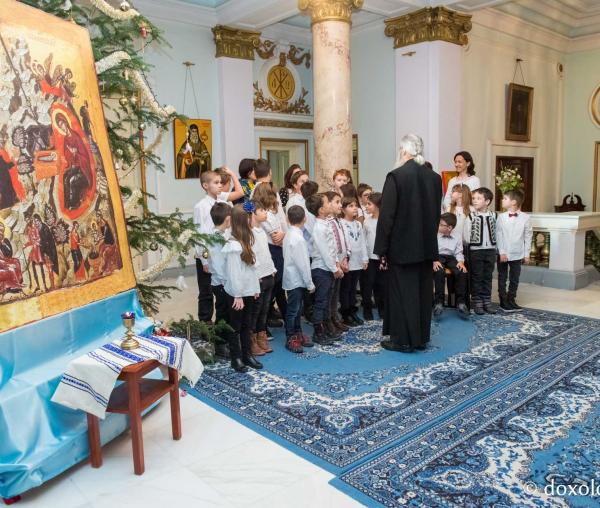Colindători la Reședința Mitropolitană 2017 – Şcoala „Ioana” din Iași