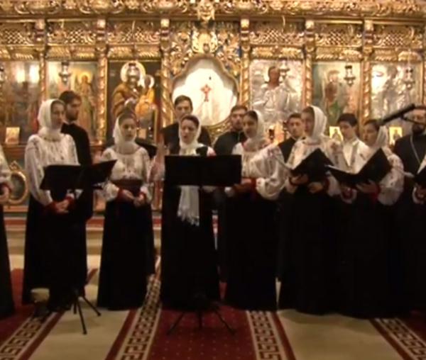 (Video) Concert de colinde "Bună sara, ca-nserat/ La colindă am plecat!"