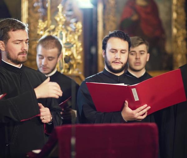 (Video) „Toată obștea creștinească” - Corul Chivotul