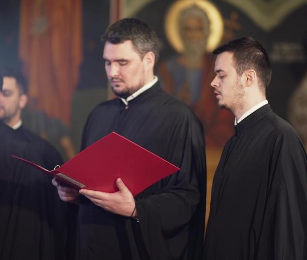 (Video) „Trei crai de la Răsărit” - Corul Chivotul
