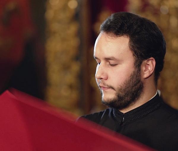 (Video) „Dumnezeu dintru-nceput” - Corul Chivotul
