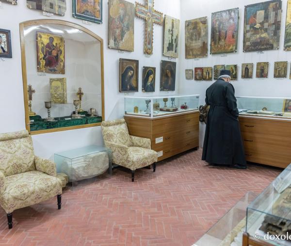 (Foto) Vizită la Muzeul Arhiepiscopiei Romanului și Bacăului