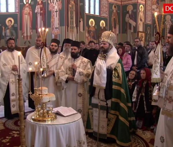 (Video) Slujba de priveghere la sărbătoarea Sfinților Sila, Paisie și Natan, Mănăstirea Sihăstria Putnei, partea a II-a, 15 mai 2017