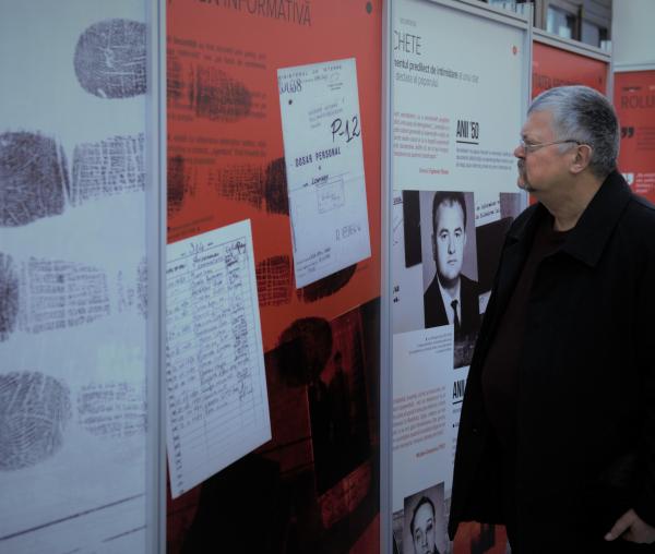 (Video) Expoziția foto-documentară „Comunismul în România” la Palatul Culturii din Iași