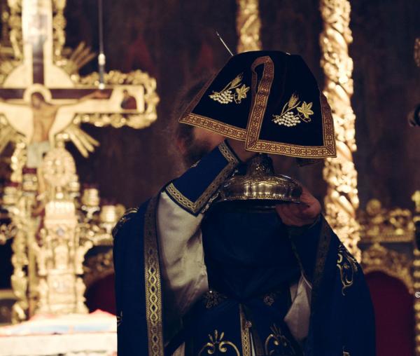 (Video) „Prin ce se lecuiește sângele otrăvit? Prin alt sânge, prin Sângele lui Hristos!”