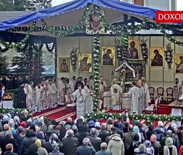 (Video) Sfânta Liturghie la Mănăstirea Putna, în ziua de prăznuire a Sfântului Mitropolit Iacob Putneanul