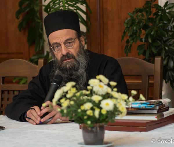 (Video) Pr. Macarie Simonopetritul: Fiecare Sfântă Liturghie este o descoperire a prezenței lui Dumnezeu
