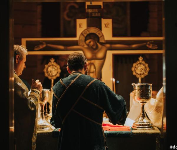 (Audio) „În timpul Postului Mare, când greutatea ispitelor ne apasă, Dumnezeu ne-a oferit o mângâiere: Sfânta Liturghie” - IPS Teofan