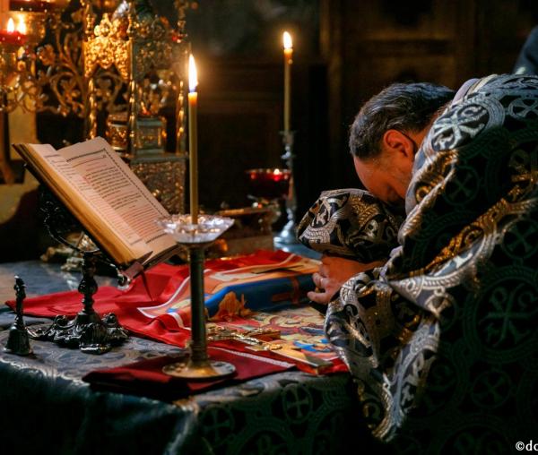 (Audio) „La Dumnezeu nu se intră decât în stare de jertfă!” - Arhim. Hrisostom Rădășanu