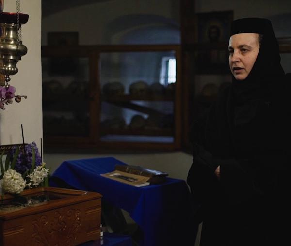 (Video) Cum au ajuns moaștele Sfântului Gheorghe la Mănăstirea Văratec?
