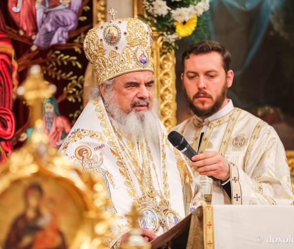 (Video) Părintele Patriarh Daniel: „Maica Domnului este ocrotitoarea tuturor celor care ascultă de Dumnezeu și împlinesc voia Lui în viața lor”