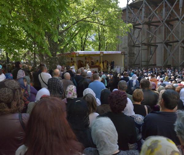 (Video) Liturghie arhierească la Biserica „Sfântul Mare Mucenic Gheorghe” din Botoșani
