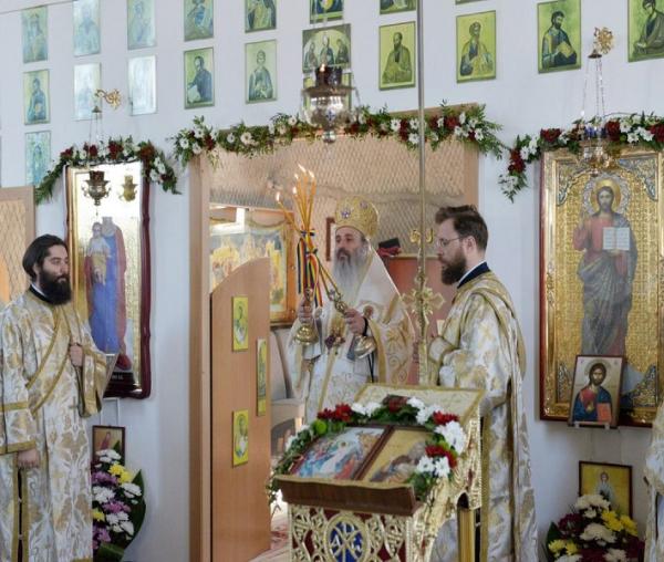 (Audio) „Ajută-mă, Doamne, să mă îmbrac în haina Învierii Tale!” - Predica IPS Teofan în a doua zi de Paști