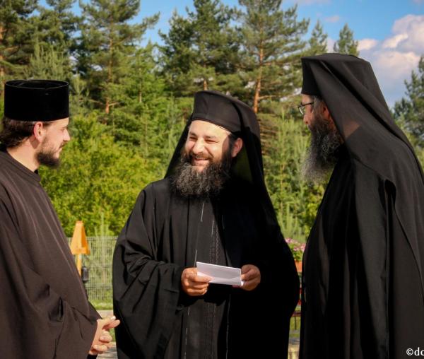 (Video) „Moartea ne prilejuiește, la urma urmei, o bucurie” - Arhim. Hrisostom Rădășanu