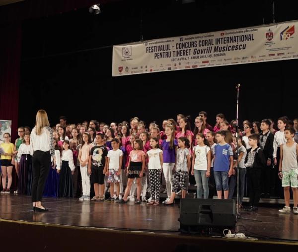 (Video) Secțiunea de concurs Coruri de copii Cantus Mundi