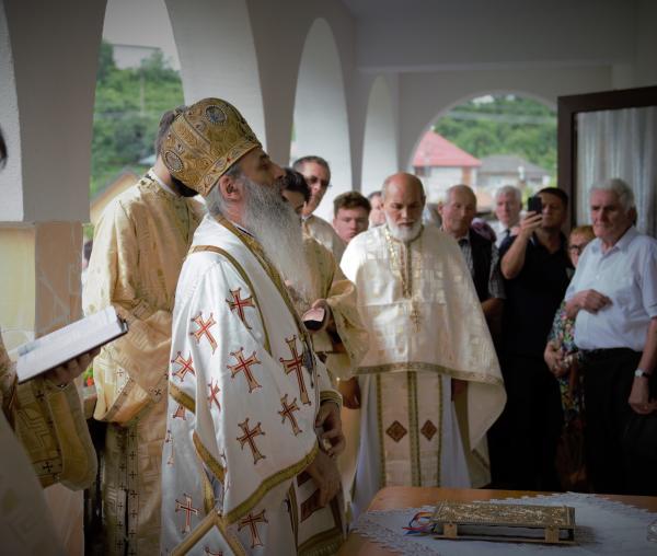 (Video) Binecuvântare arhierească în Cartierul Gara Veche din Piatra Neamț