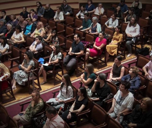 (Video) „Strategia națională de educație parentală” în dezbatere publică la Iași